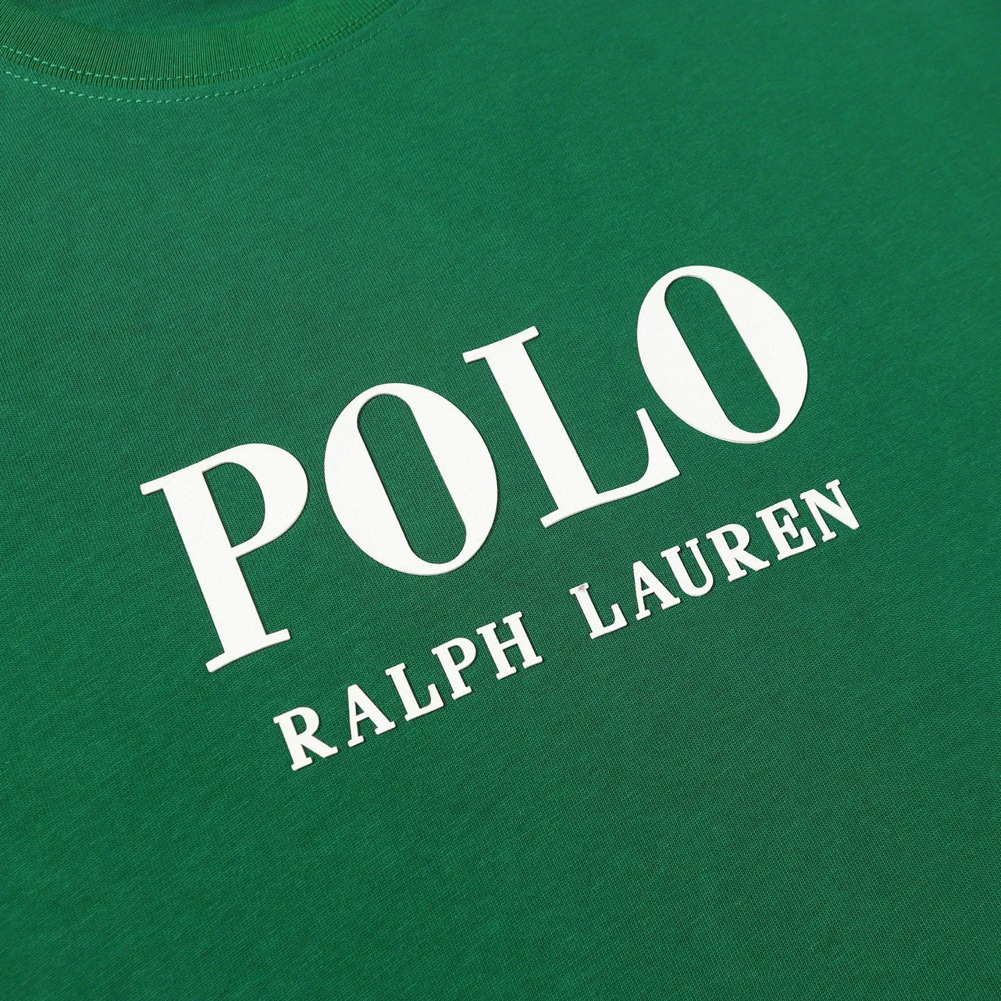 P126 Style number: 508 Ralph Lauren/Ralph Lauren 25ss new summer 3D silicone Polo embossed round neck T-shirt. The main logo on the neck has a QR code mark, which can be scanned for verification. It uses 3D silicone three-dimensional English letter logo embossing to distinguish low-low products on the market. 32 counts, 240g hydrophilic toner, 100% cotton fabric, comfortable and soft, highly breathable, focusing on high-end cost-effectiveness, needless to say good quality. Available in a variety of colors, both boys and girls can try this genderless style, giving them a yuppie tone in no time. Immerse yourself in your leisurely style, and have your own style in retro. Natural, vivid and very French romantic feelings, perfectly integrating youthful atmosphere and trend. Color: off-white, navy blue, dark green, light green Size: S-xL S Shoulder width 44 Bust 104 Sleeve length 23 Clothing length 72 M Shoulder width 45 Bust 108 Sleeve length 24 Clothing length 74 L Shoulder width 46 Bust 112 Sleeve length 25 Clothing length 76 xL Shoulder width 47 Bust 116 Sleeve length 26 Clothing length 78